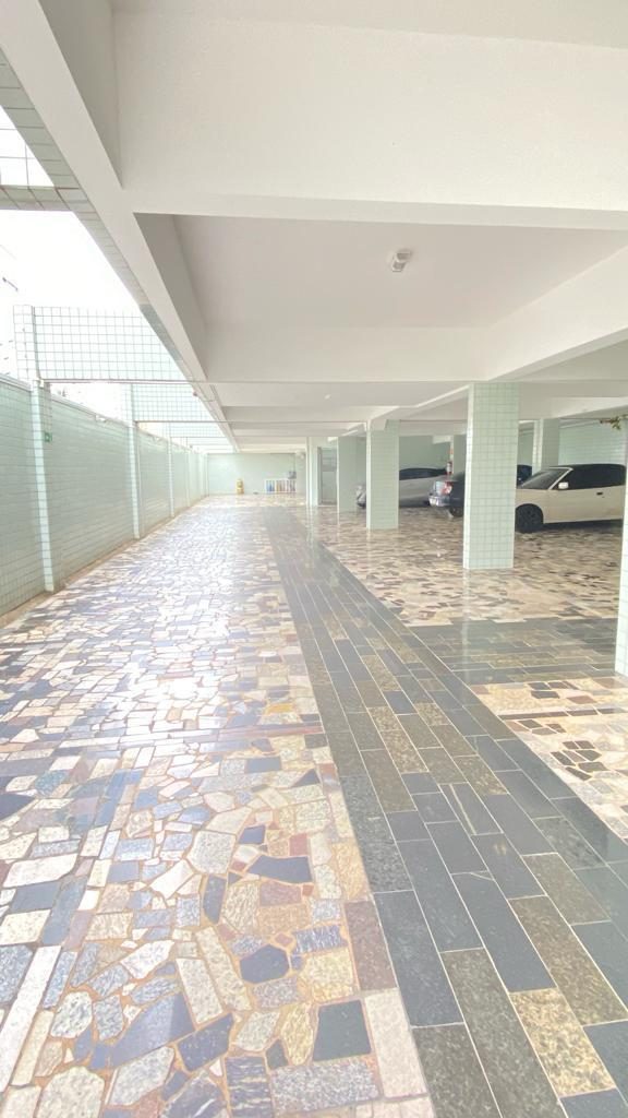Garagem coberta do prédio